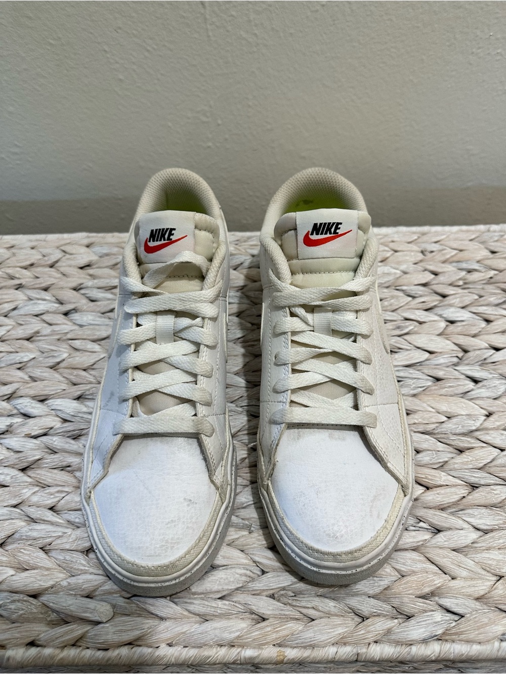 Nike Men’s Low-Top Sneakers - White with Red Logo